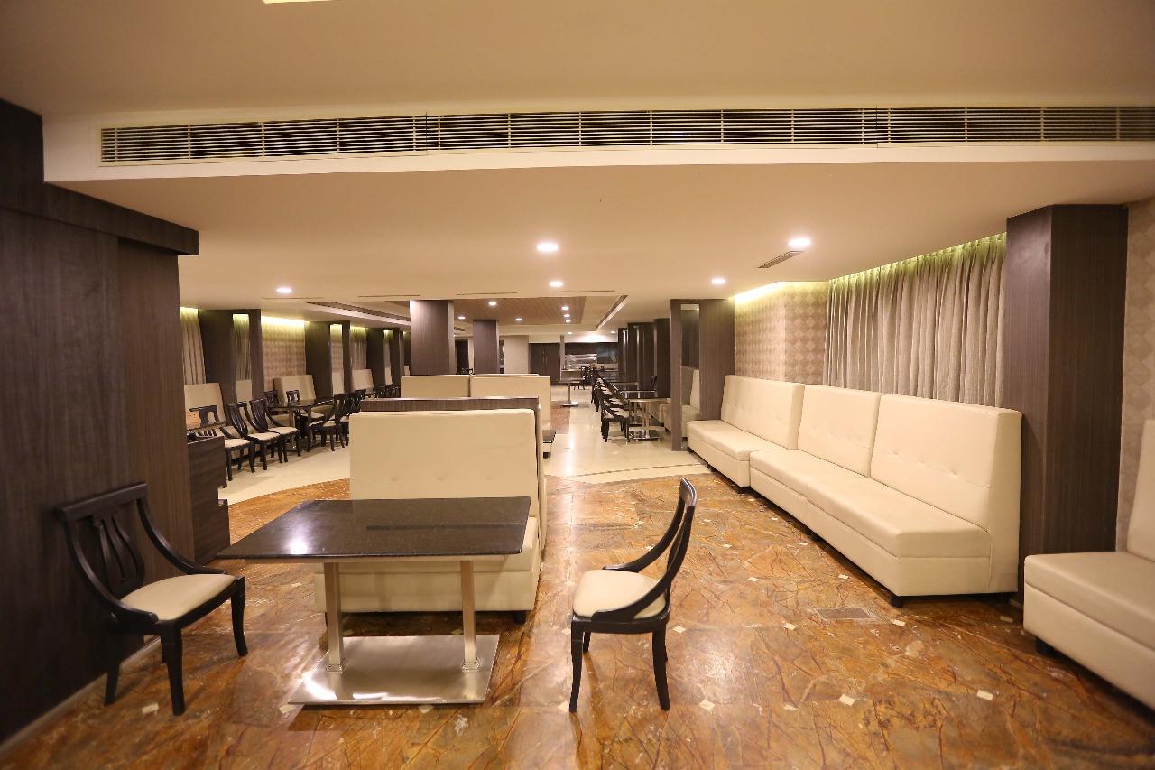 Hotel La Castle Chennai Bagian luar foto